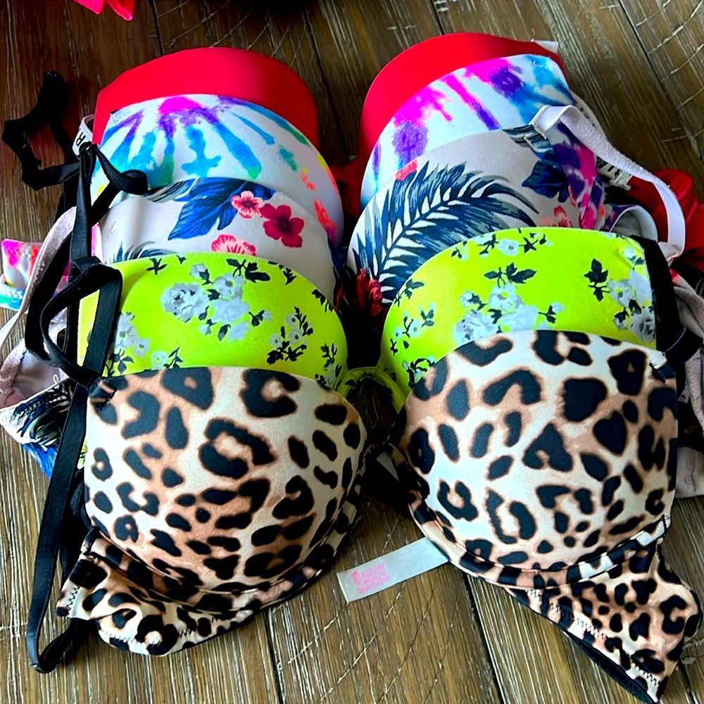 Lot of 34A 32A Victoria's Secret bras